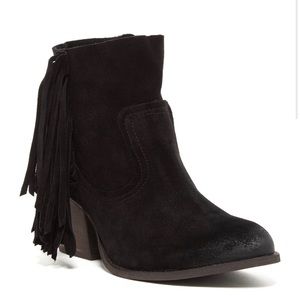 Black suede Steve Madden booties w/ fringe